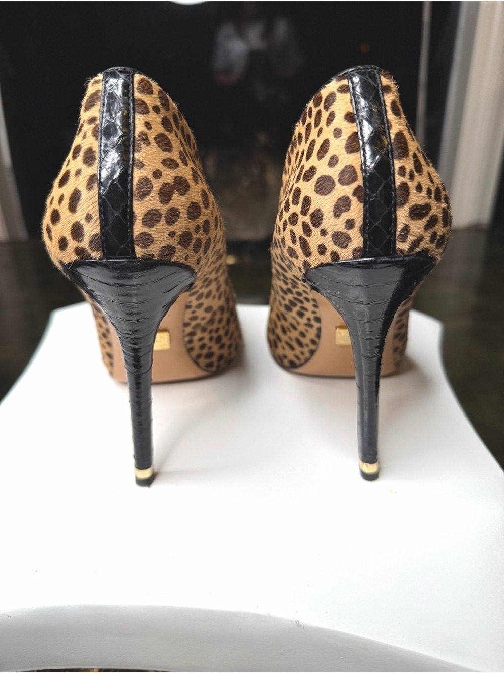 Michael Kors Collection Leopard Print Calf Hair Pointed Toe Heels Size 38 - Picture 3 of 9